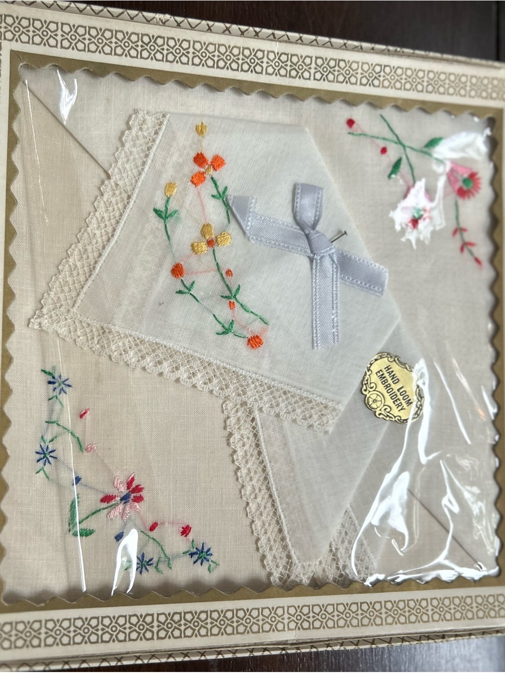 Vntage Hand Embroidered Floral Linen Handkerchiefs - White